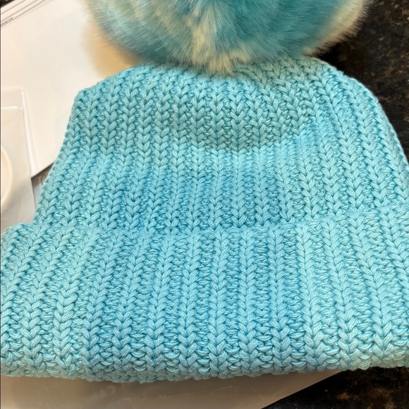 NWT Love Your Melon Sterling Monochrome Mega Pom Beanie Hat - Picture 4 of 9